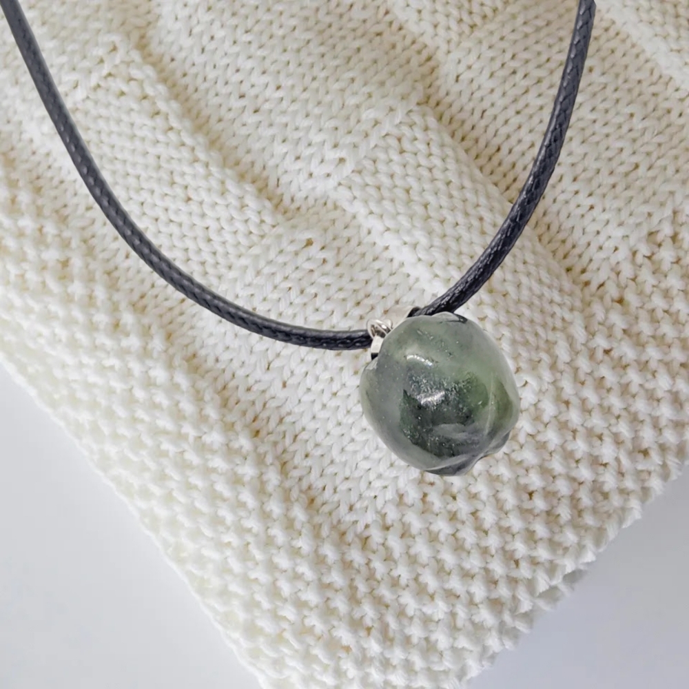 Tiny Green Apple Natural Stone Pendant with Leather Necklace. NWOT - Picture 3 of 5